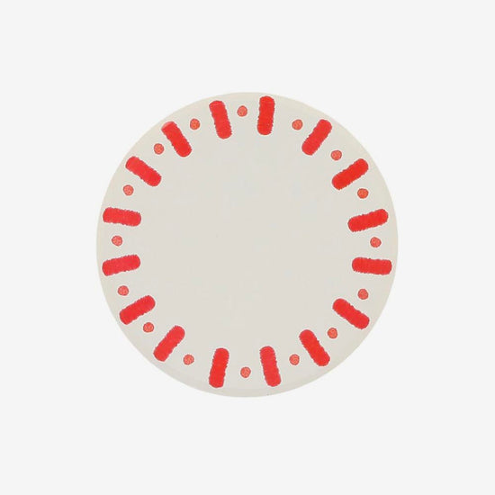 Petites assiettes rouges pour goûter d’enfants