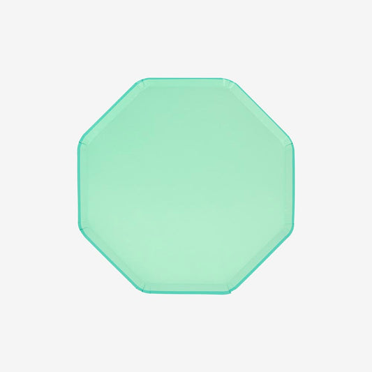 Apportez du pastel avec ces assiettes vert d'eau