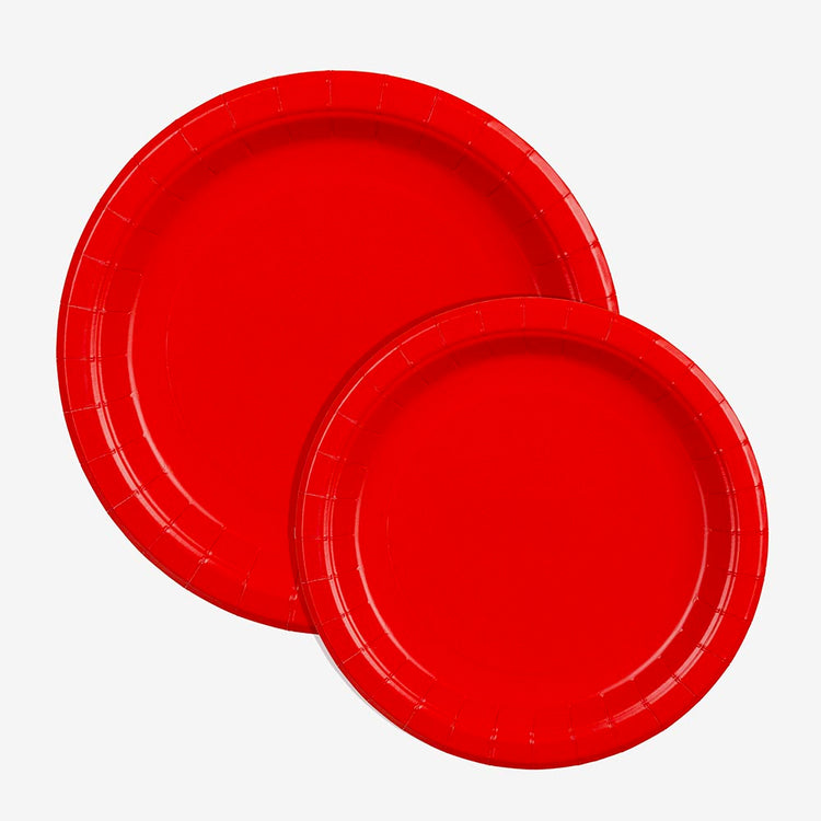 Assiettes rouges : décoration anniversaire