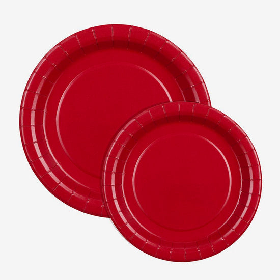 Assiettes en carton rouge foncé décoration table anniversaire