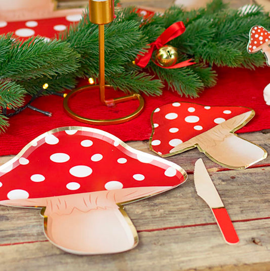 Vaisselle jetable champignons pour anniversaire animaux des bois