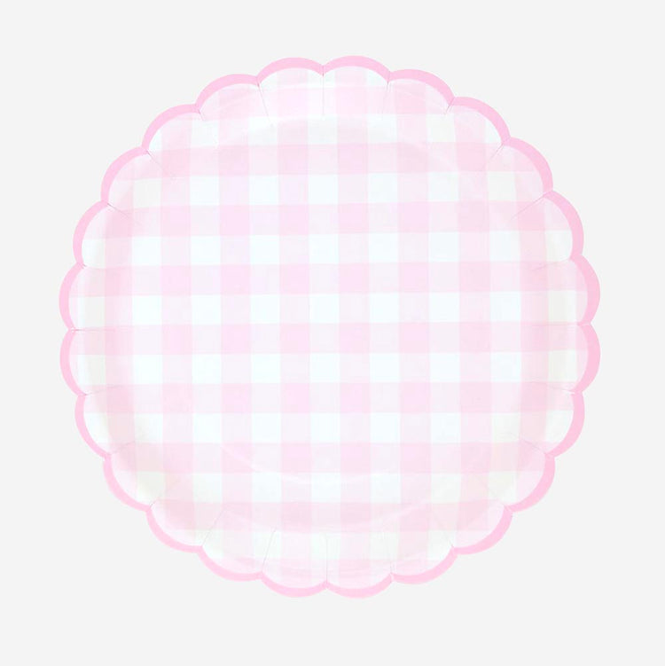 8 assiettes vichy rose pastel pour une table d'anniversaire retro