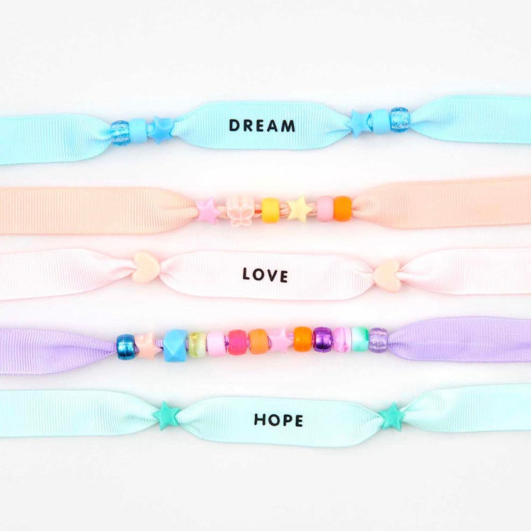 DIY bracelet : faire des bracelets soi-même avec des perles colorées