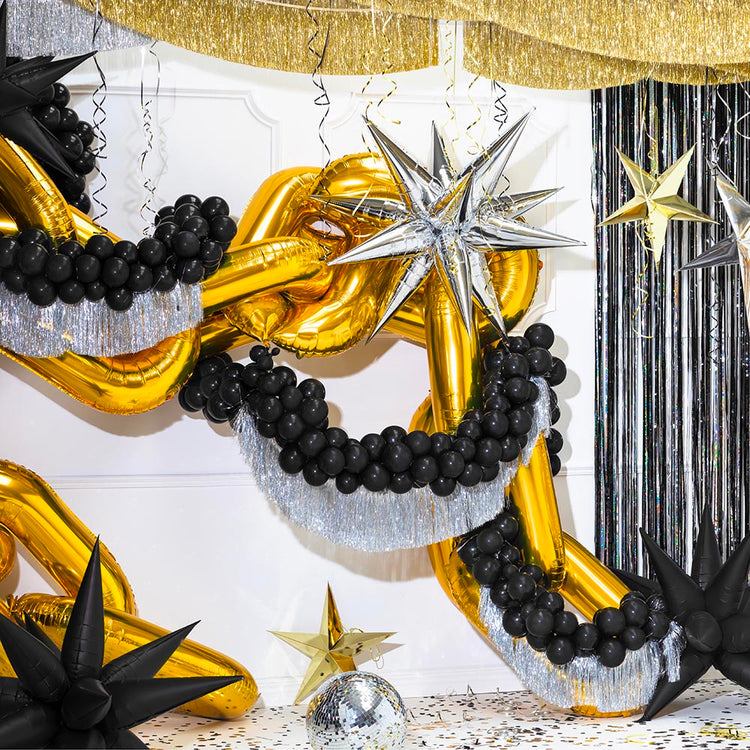 Décoration noir et or pour fête du Nouvel an 2023