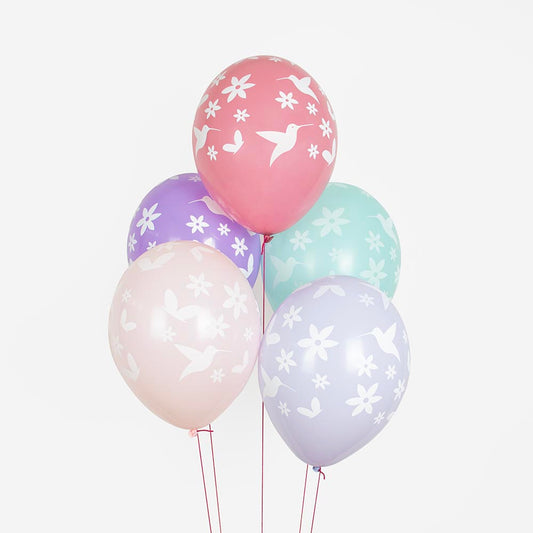 5 globos para decoración de cumpleaños de princesa.