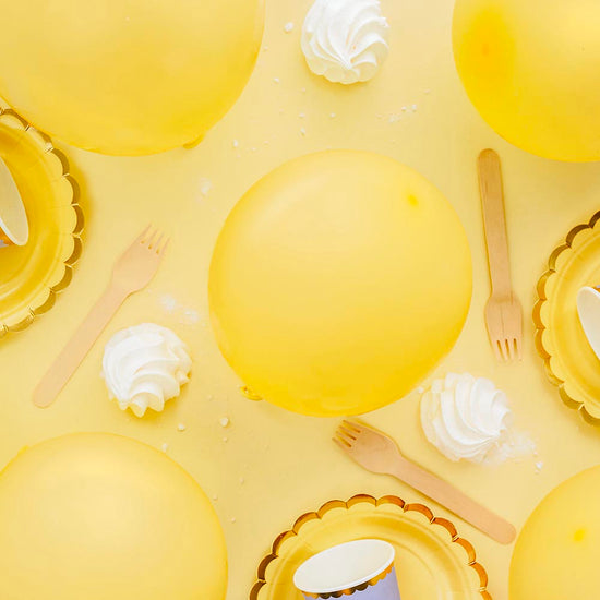 10 ballons de baudruche jaune clair : decoration de Pâques