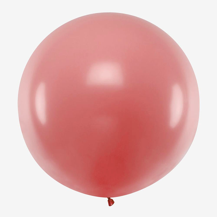 Un ballon géant vieux rose pour une déco romantique !