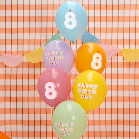 ballons happy birthday chiffre age huit ans pour grappe de ballons helium ou arche ballons décoration facile