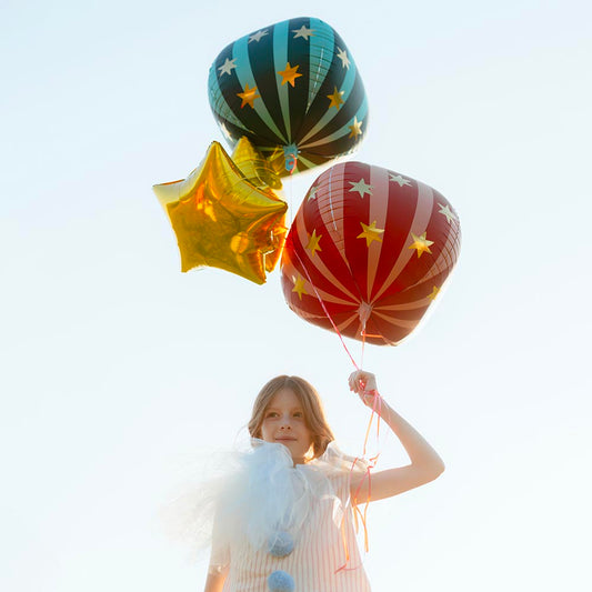 Ballon rouge étoilé