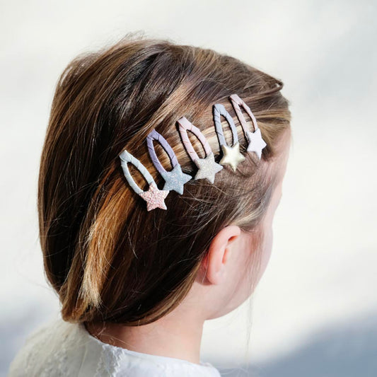 Barrettes étoiles dorées, parfaites pour un look étincelant