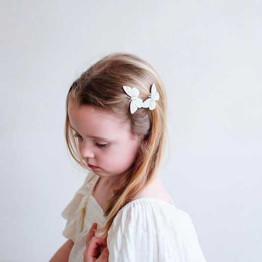 Barrettes papillons, une touche féerique pour coiffure de princesse