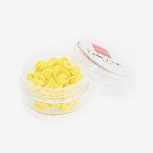Scatola di perline heishi gialle per personalizzare i tuoi gioielli