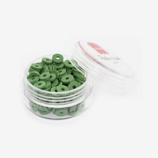 Scatola di perline heishi verdi per gioielli fatti in casa personalizzati