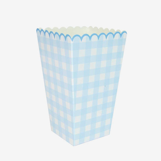 8 boites à popcorn vichy bleues pour une table d'anniversaire ou bapteme pastel thème bleu