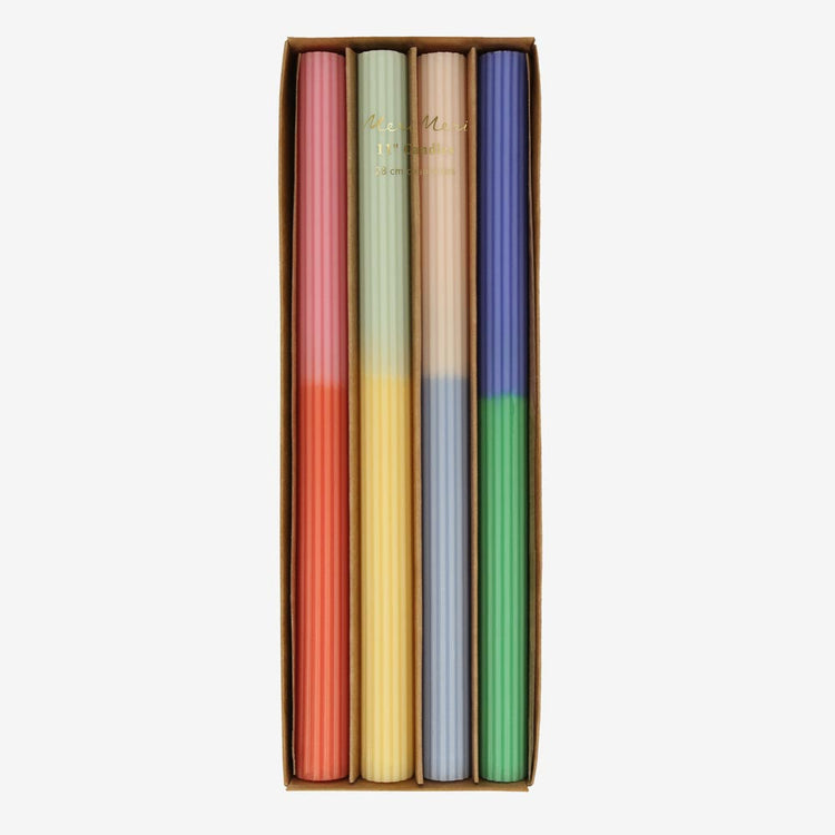 Ajoutez du contraste avec ces bougies bicolores pour votre déco