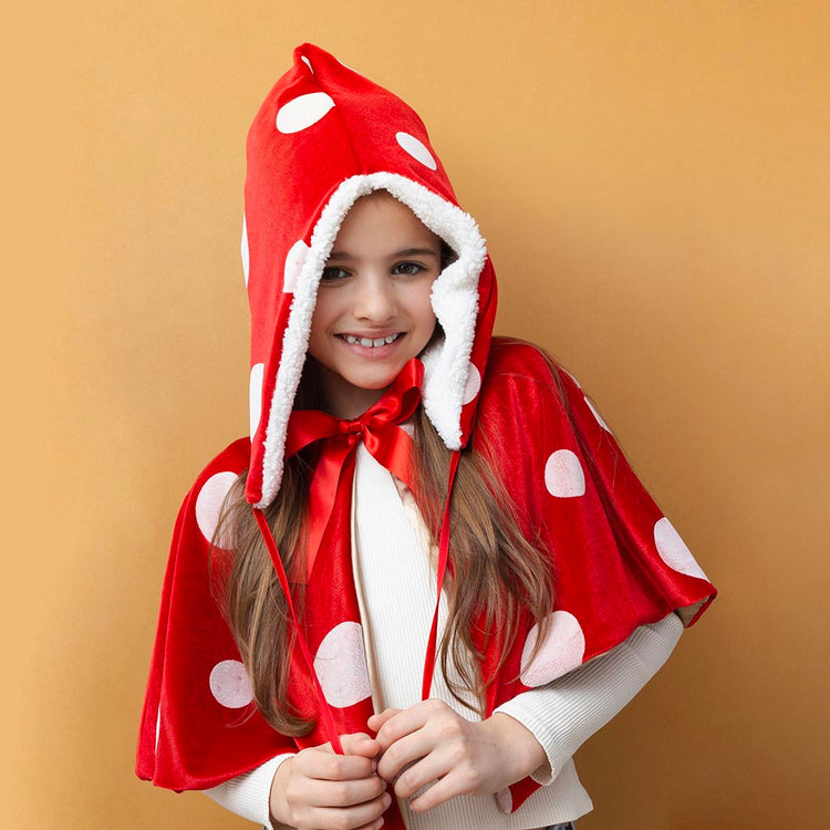 cape à capuche en velours pour se déguiser en petit chaperon rouge pour carnaval