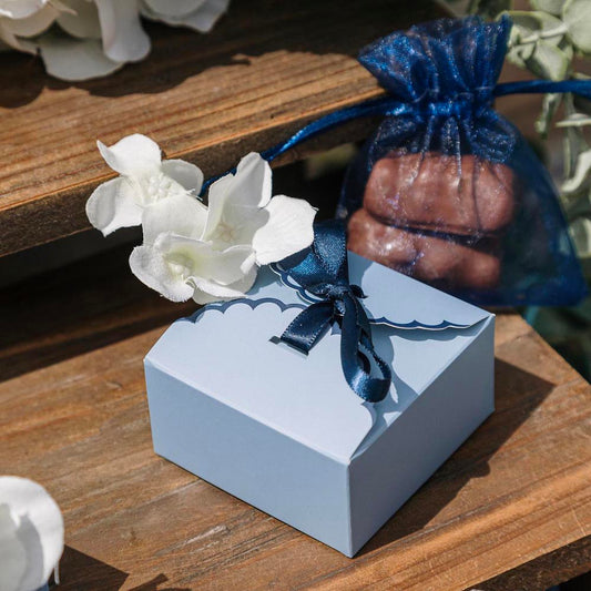 Boîtes bleu orage pour bonbons ou dragées de baptême