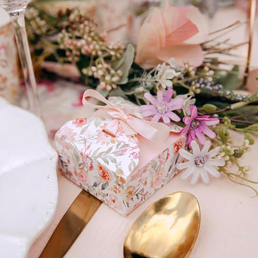 Décoration de mariage : 10 boîtes fleurs pastel pour dragées