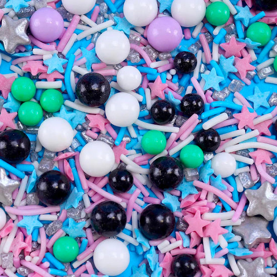 Anniversaire astronaute : confettis en sucre pour décorer le gâteau