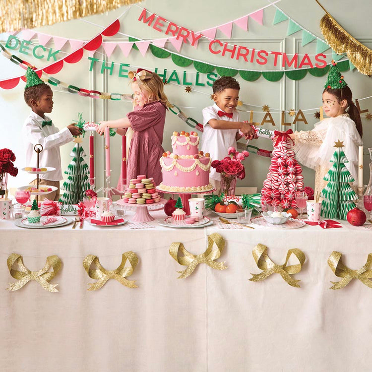 comment faire une deco de noel originale avec 3 grands sapins de noël alvéolés colorés