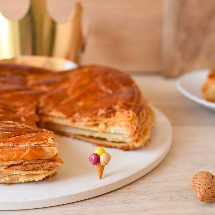 Décoration pour gâteau : fève porcelaine glace à collectionner