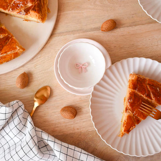 Décoration pour gâteau : fève porcelaine noeud décoration chambre enfant