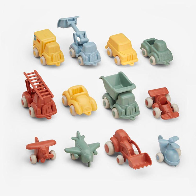 petits jouets moyens de transport à glisser dans une pochette suprise en cadeaux