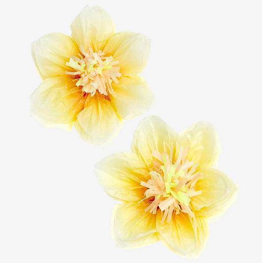 2 fleurs en papier de soie jaune : decoration anniversaire vaiana