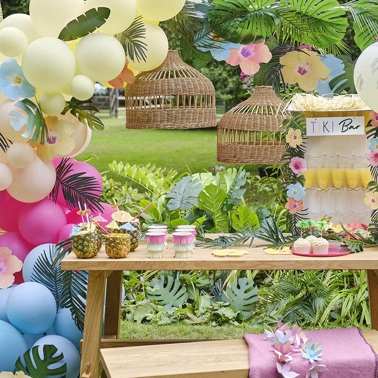 Serviettes en papier fleur tropical : deco table thème Hawai