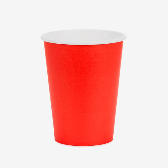 Gobelets rouges : décoration anniversaire