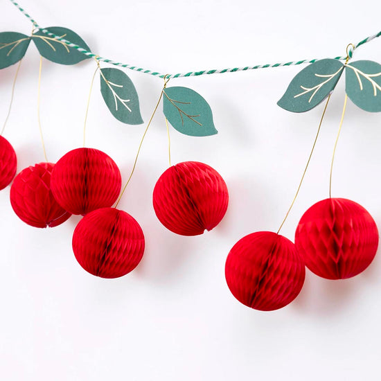 Déco murale cerises, idéale pour goûter thème fruits rouges