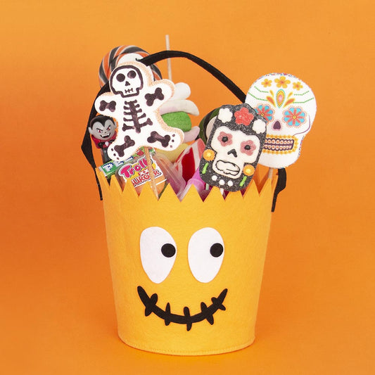 Children's birthday decoration idea: Halloween TRICK OR TREAT kit