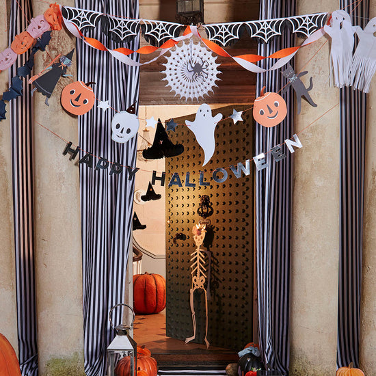 Famille de squelettes géants d'halloween : deco halloween originale