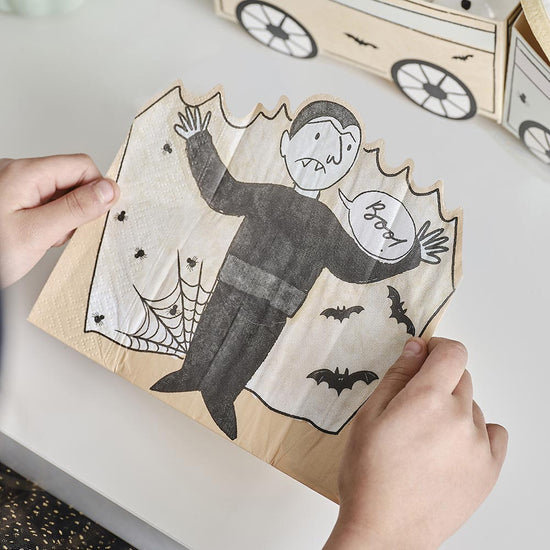 Serviettes en papier vampire : deco table Halloween originale