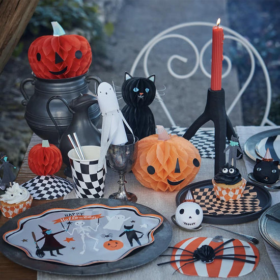 Idée de décoration de table d'Halloween noir et orange