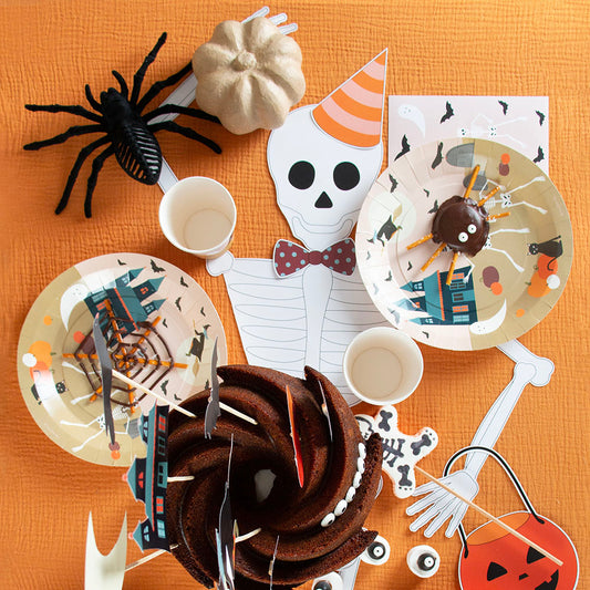 8 cardboard plates for Halloween theme party decoration