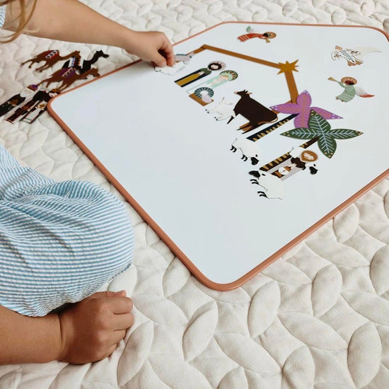Jeu magnétique la crèche de Noël  : idée décoration pour chambre d'enfant