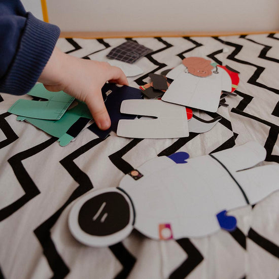 Jeu magnétique souris à habiller en pompier, astronaute médecin : idée activité enfant 