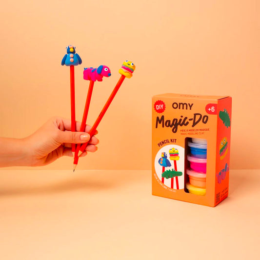 Crayons personnalisés avec kit pâte à modeler autodurcissante 