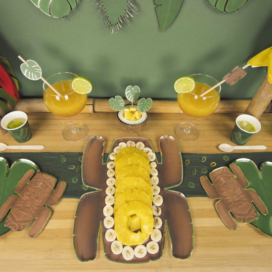 2 plateaux et assiettes totem : deco de table anniversaire jungle