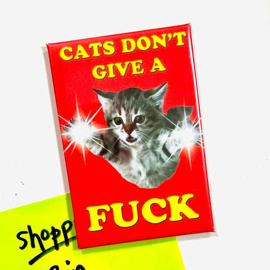 Magnet Cats don't give a F* : idée cadeau pochette surprise ou secret santa