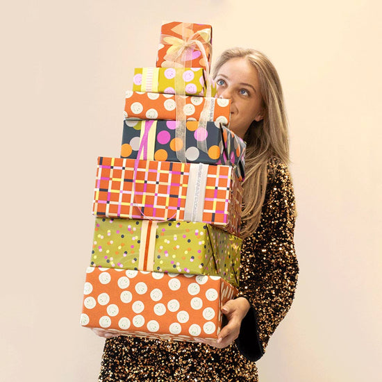 Rouleau papier cadeau confettis colorés pour anniversaire, pochette surprise ou calendrier de l'avent