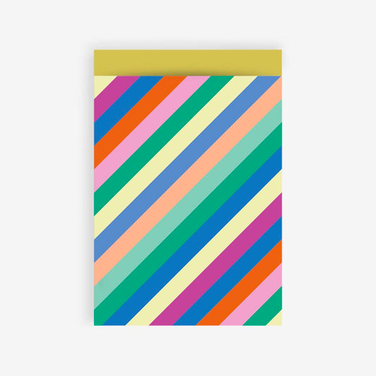 1 pochette en papier diagonales multicolores pour petit cadeau invité