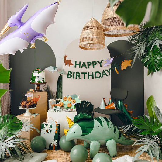 Un présentoir dinosaure pour un anniversaire jurassique !