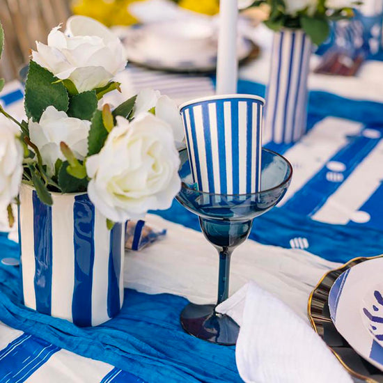 Gobelets rayés bleus pour déco de fête ou pique-nique