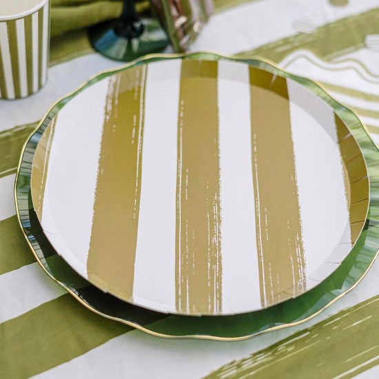 Vaisselle kaki rayée pour mariage ou pique-nique