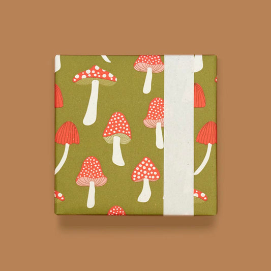 Rouleau de papier cadeau champignons