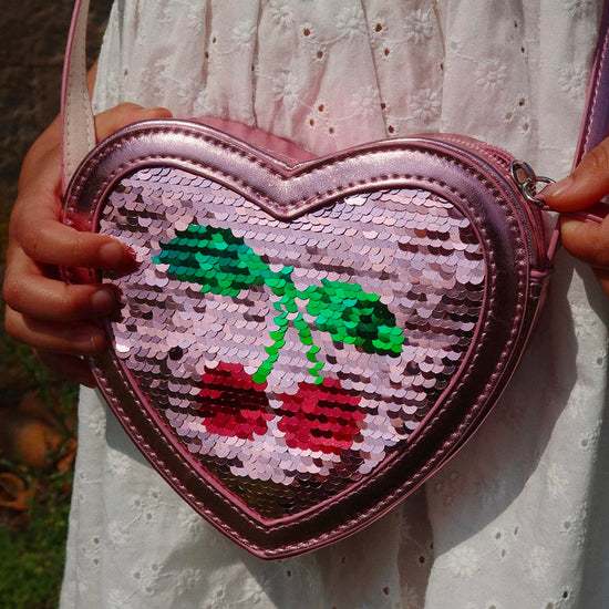 sac à main cœur sequins rose avec cerise : idée cadeau de Noël enfant