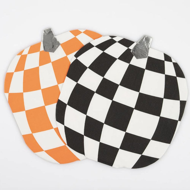 Table d'Halloween : serviettes citrouille à carreaux noir et orange