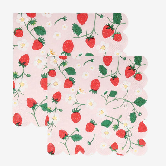 16 serviettes fraises, pour une décoration gourmande